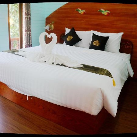 Ruen Tai Boutique Villa Phuket Ngoại thất bức ảnh